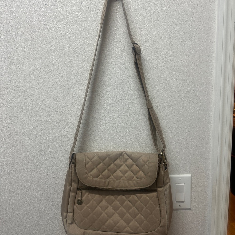 Travelon Quilted Design Beige Shoulder/Flap Bag